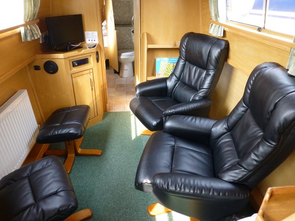  Saloon 